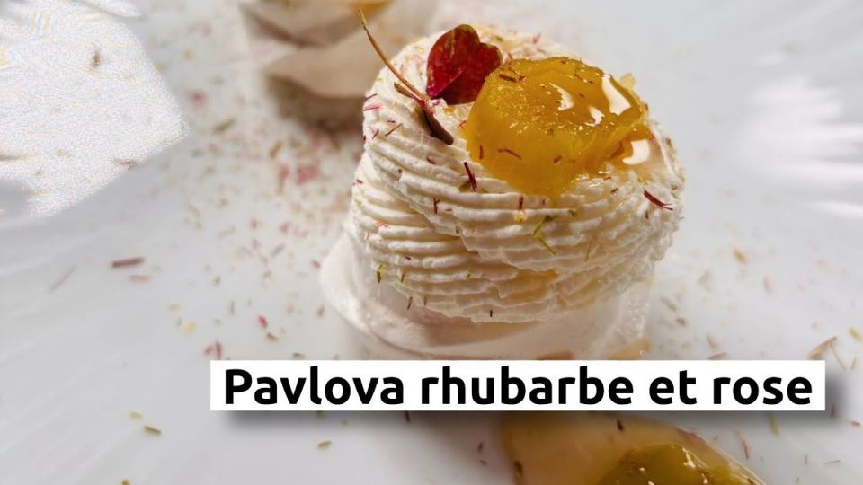 A feu doux : Avec Amour #04 Pavlova rhubarbe et rose