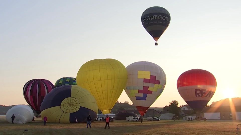 [VIDEO] Une vingtaine de ballons pour les 27es Montgolfiades !</BR>