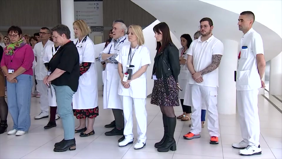 [VIDEO] Hôpital d'Epinal : une minute de silence en hommage à Carène Mezino</BR>